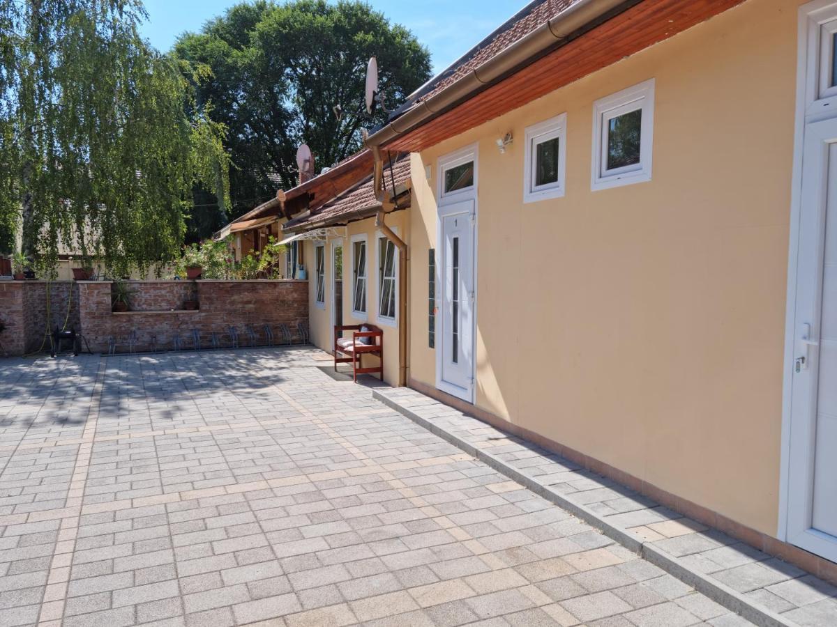 Belvárosi Pihenőház Bekescsaba Exterior foto